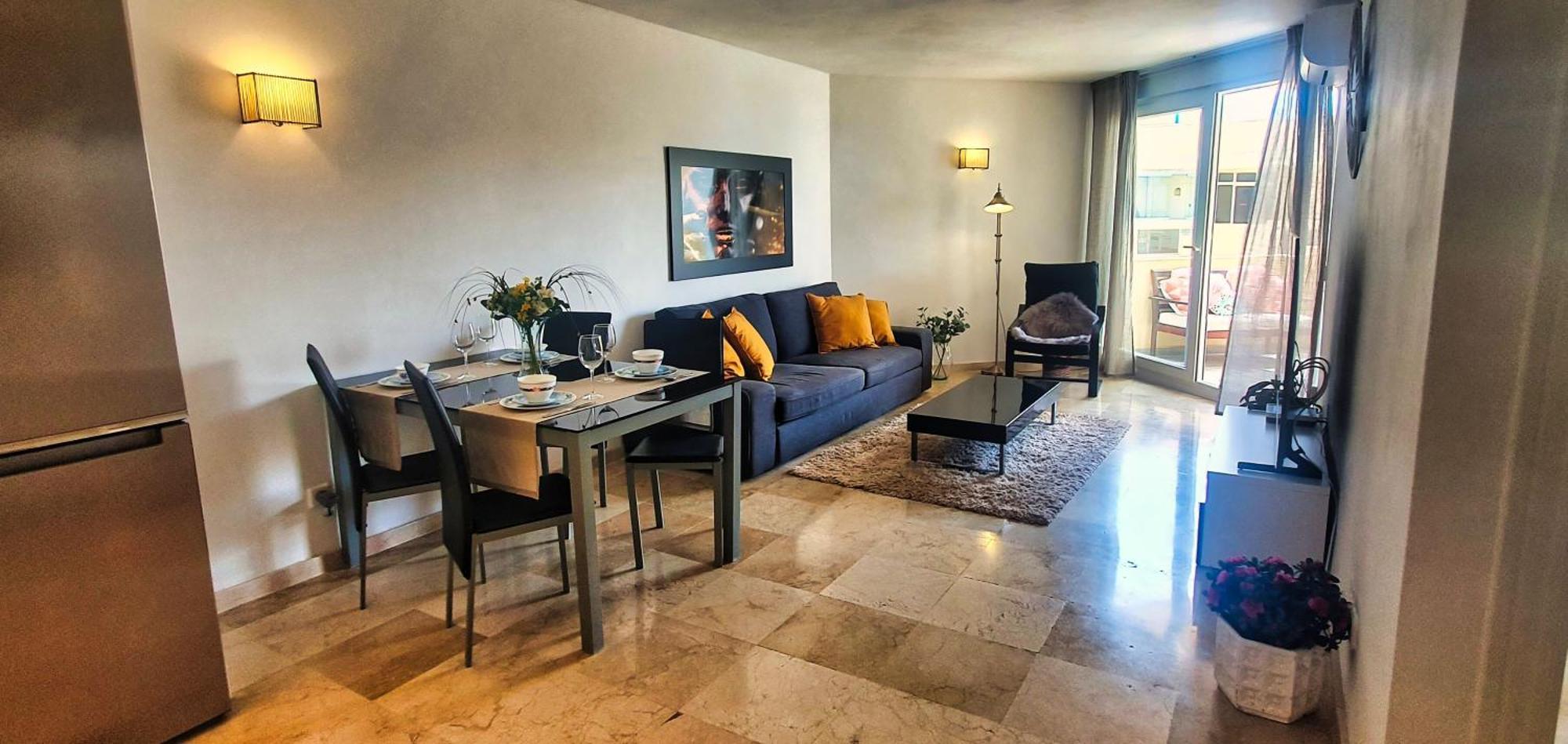 Апартаменты 2000. Spacious On The Promenade.